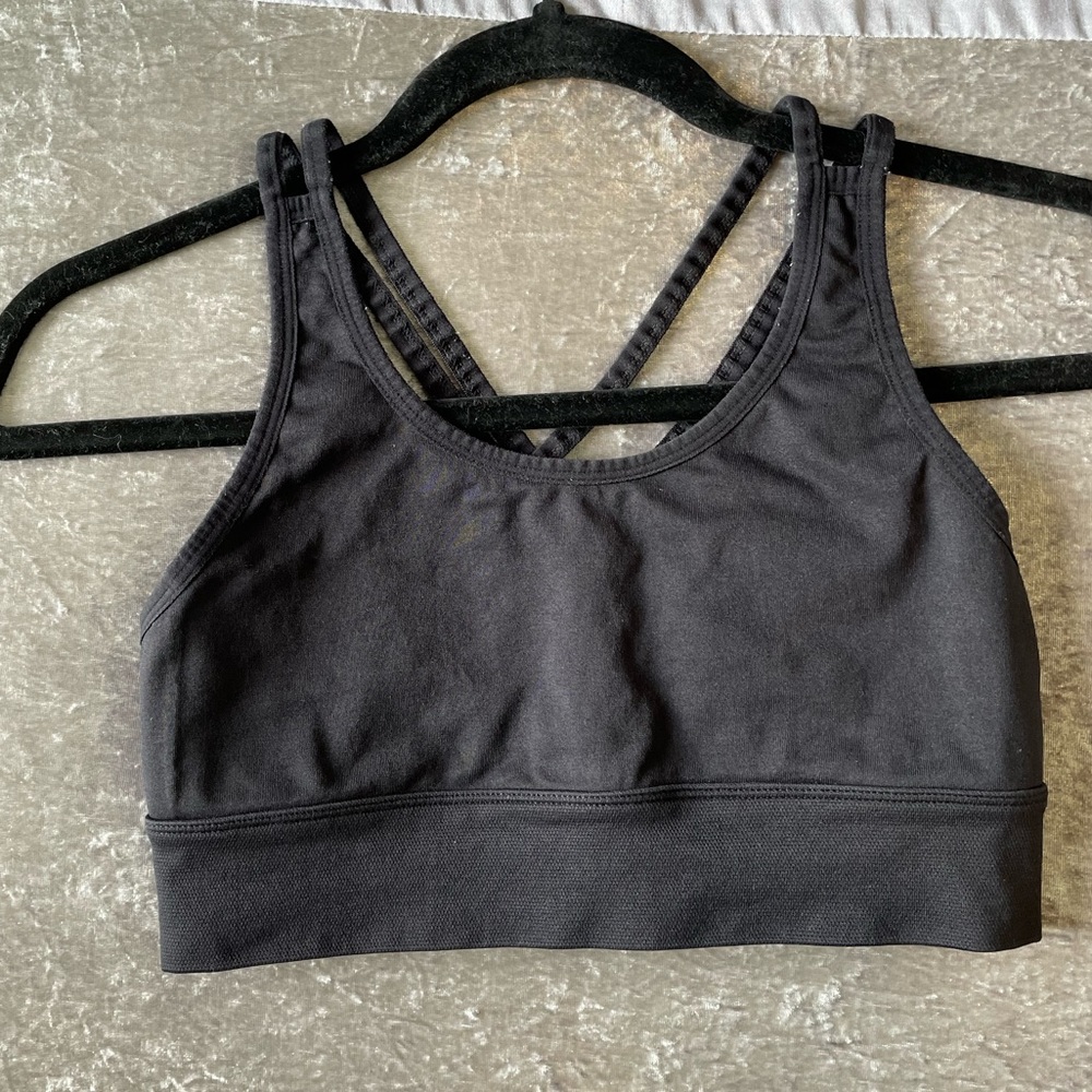 SPORTS BRA